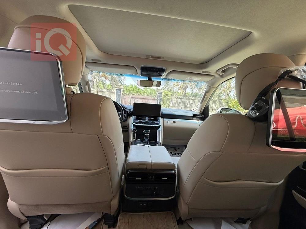 تۆیۆتا لاند کروزەر